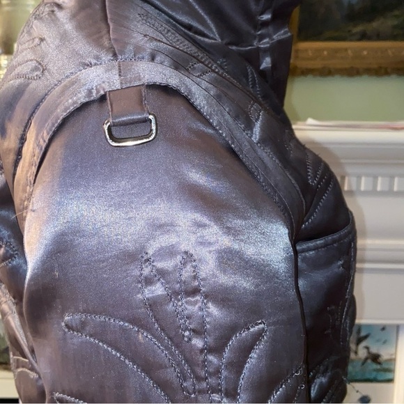 Brandon Thomas puffer jacket with removable sleeves is perfect for the you. - Picture 11 of 12